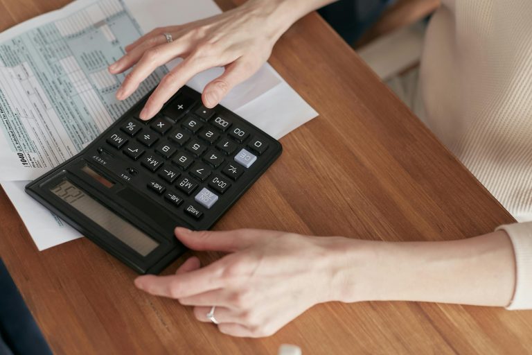 ¿Qué es el modelo 130 y cuándo debes presentarlo en 2025?