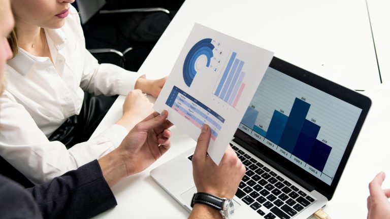 ¿Cómo hacer el resumen anual de ingresos y gastos?